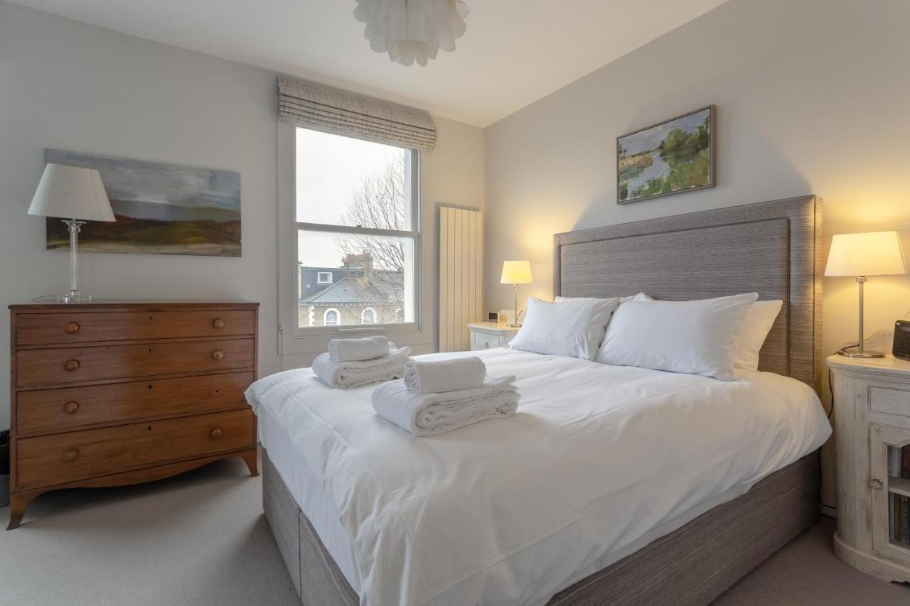 לונדון 2 Bedroom Apartment Hammersmith Grove Sleeps 4 מראה חיצוני תמונה